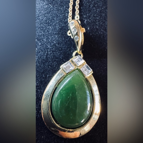 Authentic B.C. Jade Set of Gold Tone Earrings Necklace & Bracelet - Picture 10 of 15